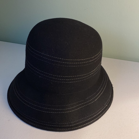 Liz Claiborne Women’s Wool Hat - Picture 2 of 6